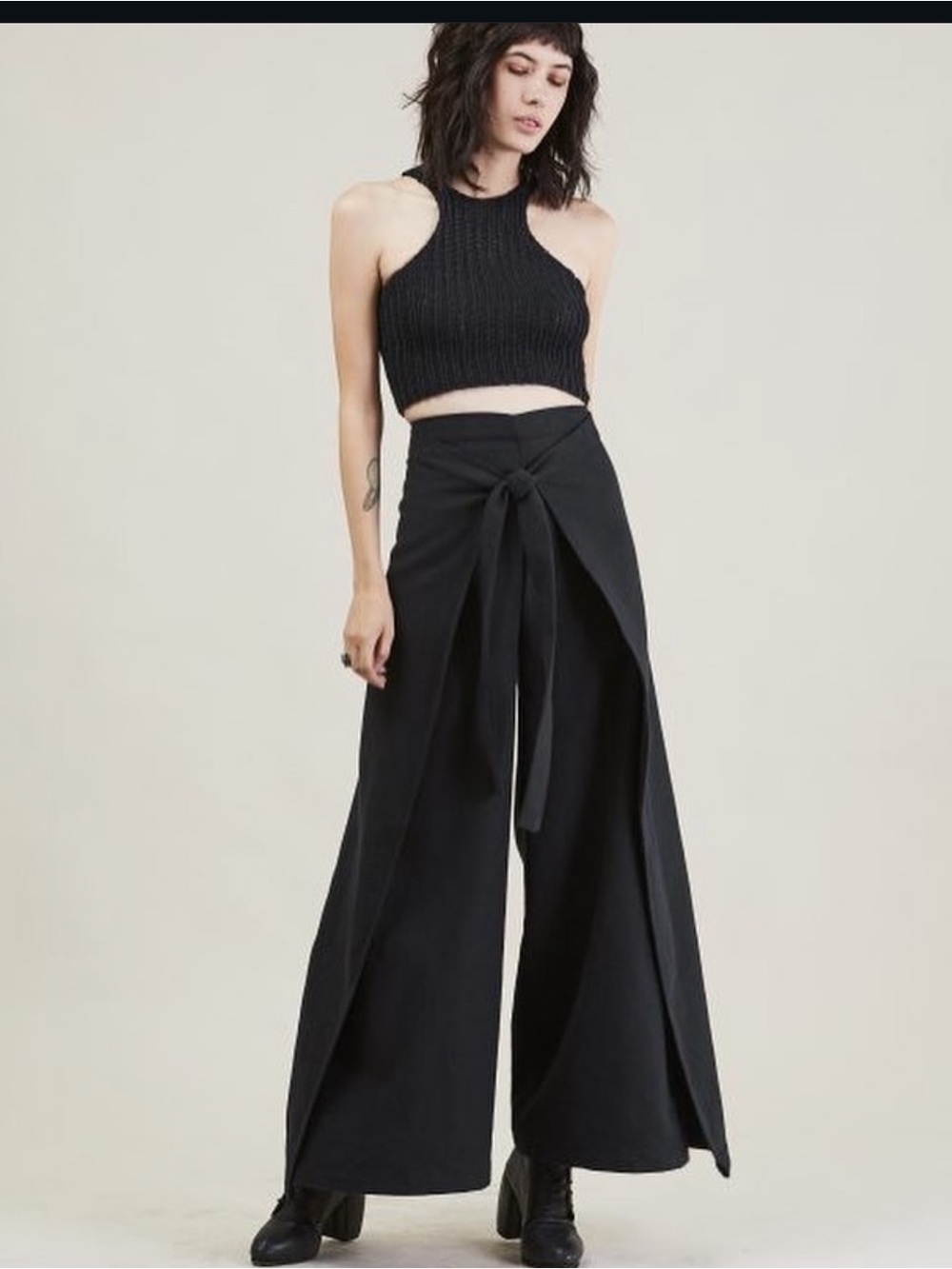 Sisters of the black moon, Rogalin Pants